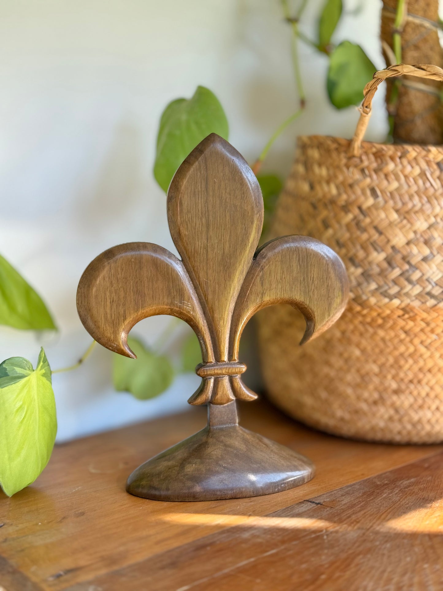World Scout Logo | Rare Fleur-de-lis Wooden Treen Stand
