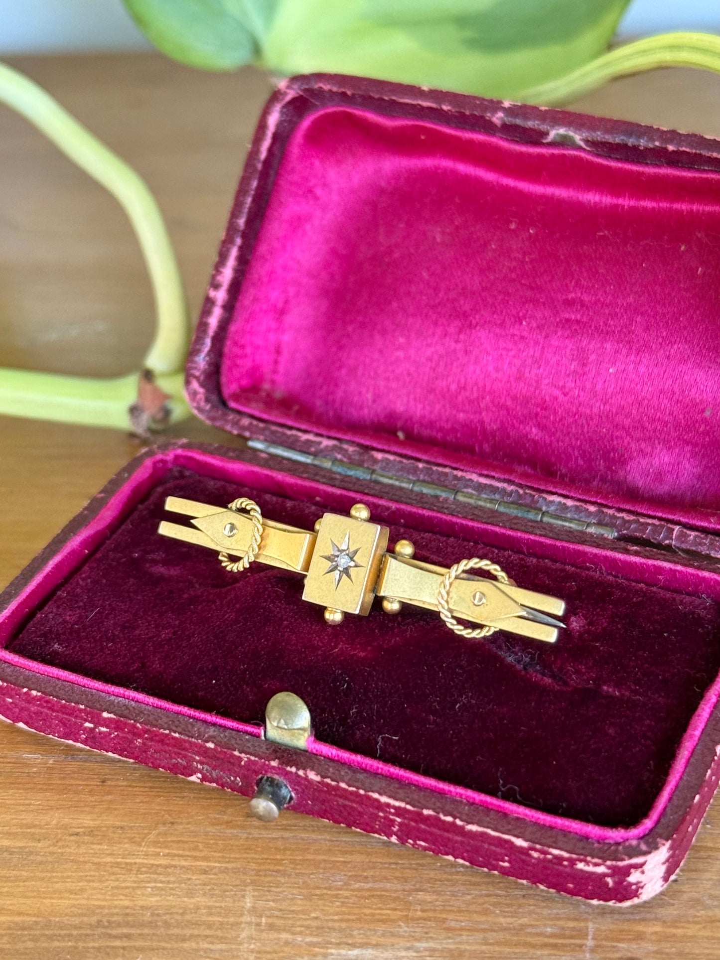 9ct Gold Diamond Set Bar Brooch | Circa 1900’s exceptional detailing