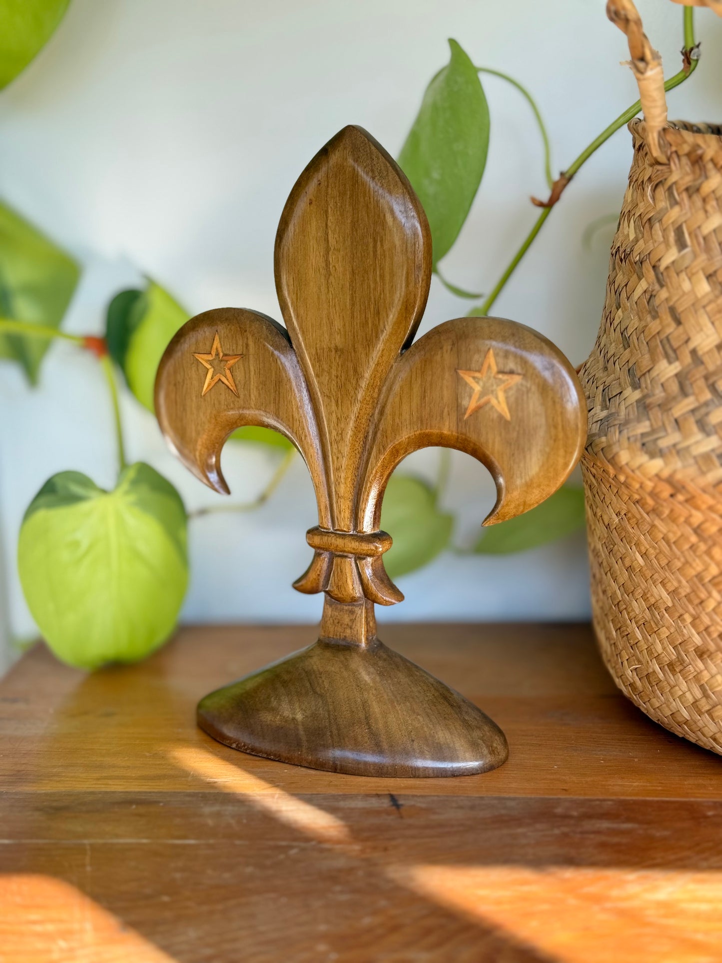 World Scout Logo | Rare Fleur-de-lis Wooden Treen Stand