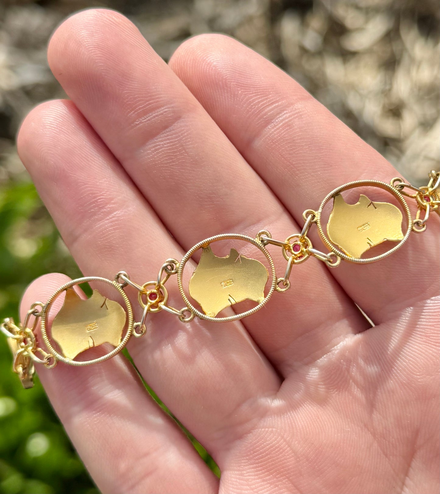 Antique 9ct Gold Australian Map Bracelet | Circa 1900s | 5 Rubies | Souvenir Jewellery
