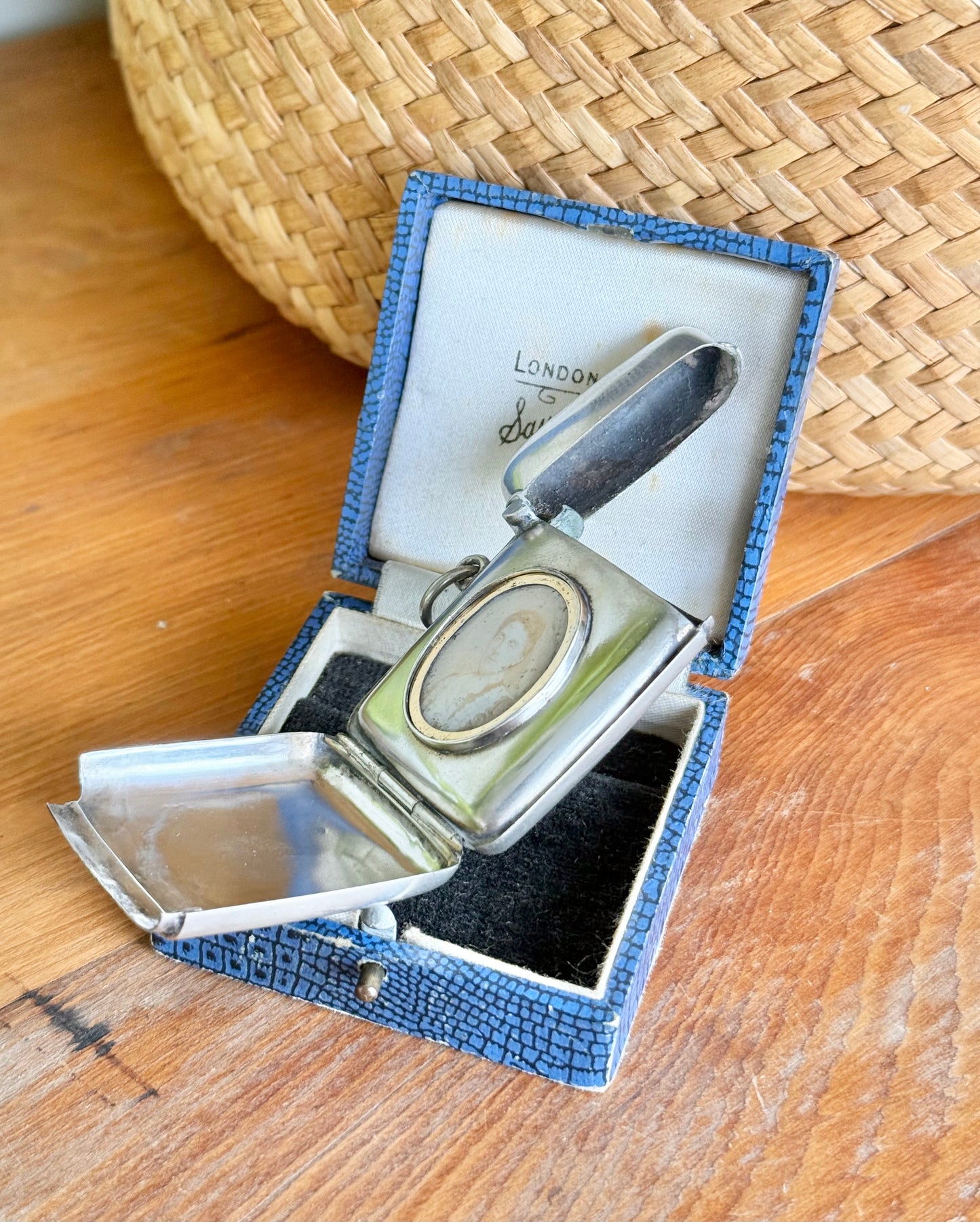 Edwardian Hallmarked Silver Hidden Photo Frame Vesta Case | Birmingham 1901