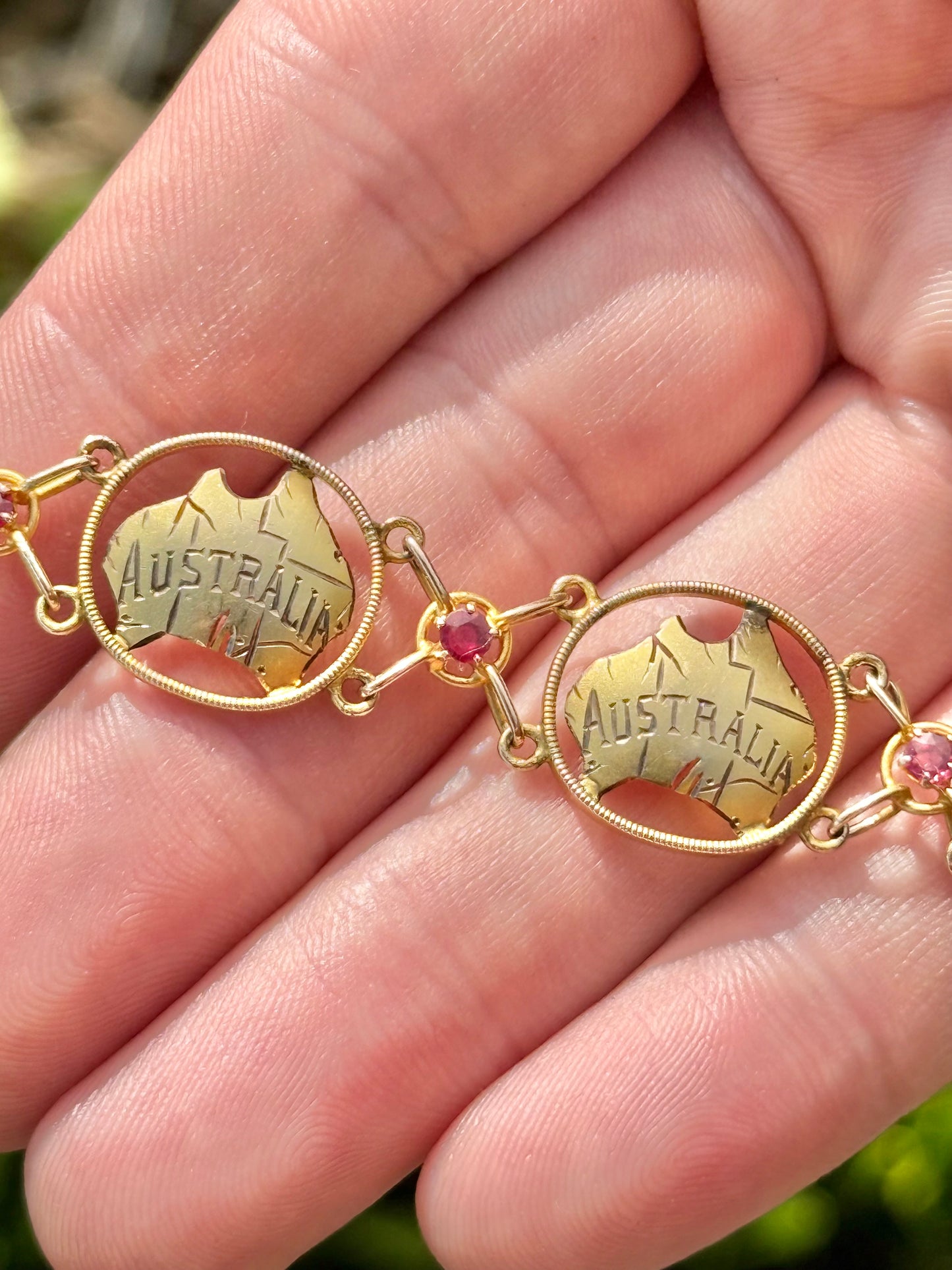 Antique 9ct Gold Australian Map Bracelet | Circa 1900s | 5 Rubies | Souvenir Jewellery