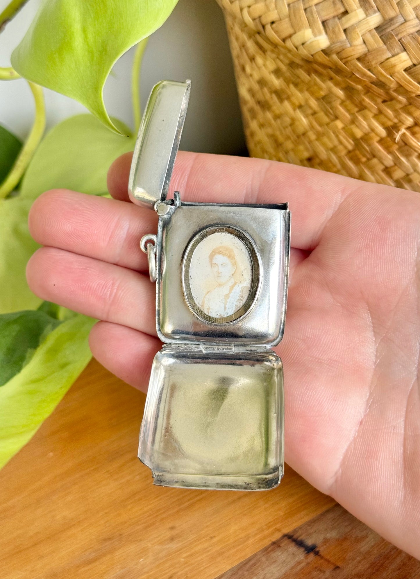 Edwardian Hallmarked Silver Hidden Photo Frame Vesta Case | Birmingham 1901