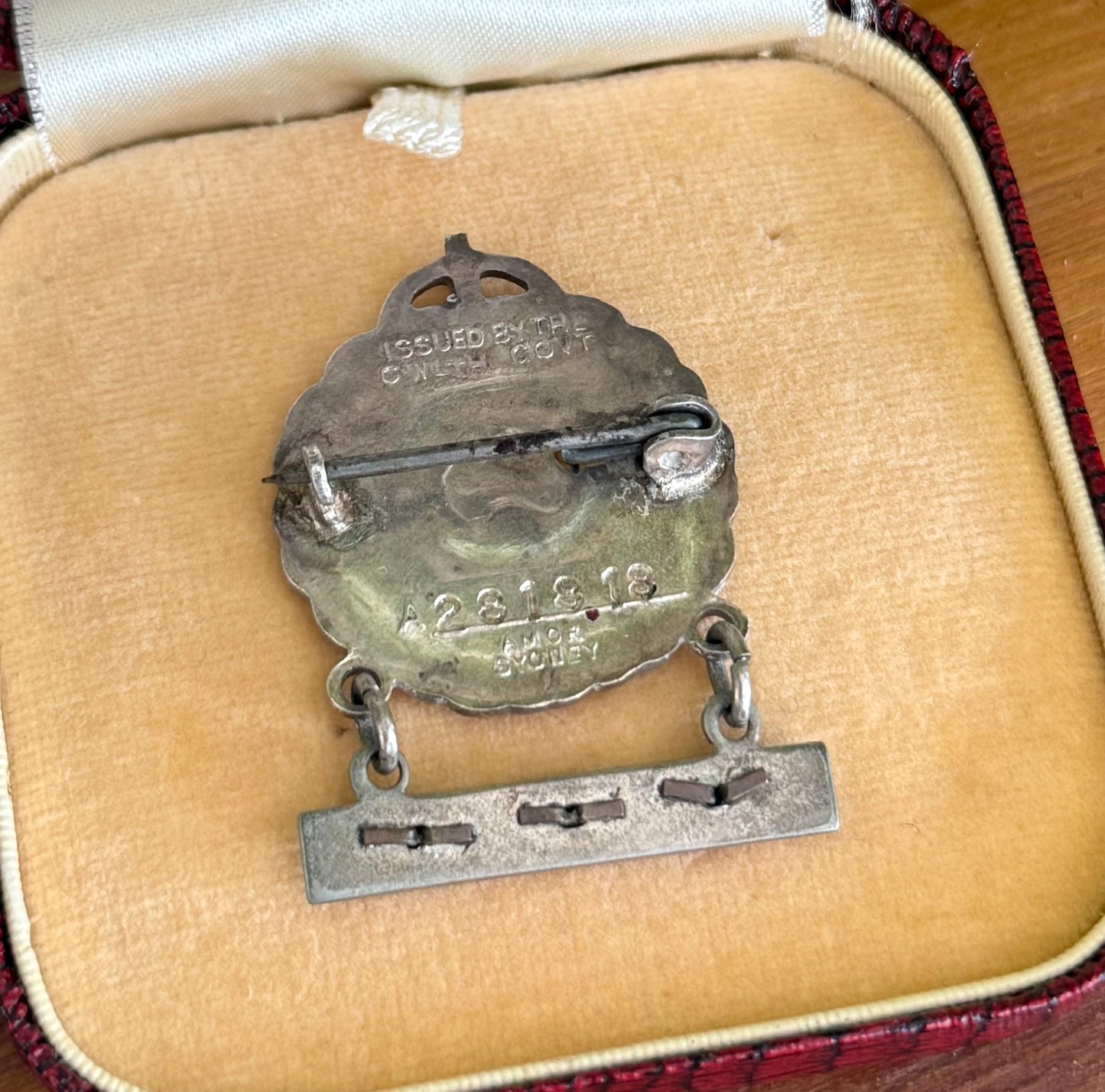 WWII Female Relatives’ Badge — “To the Women of Australia” with Three Stars, Phillips Family