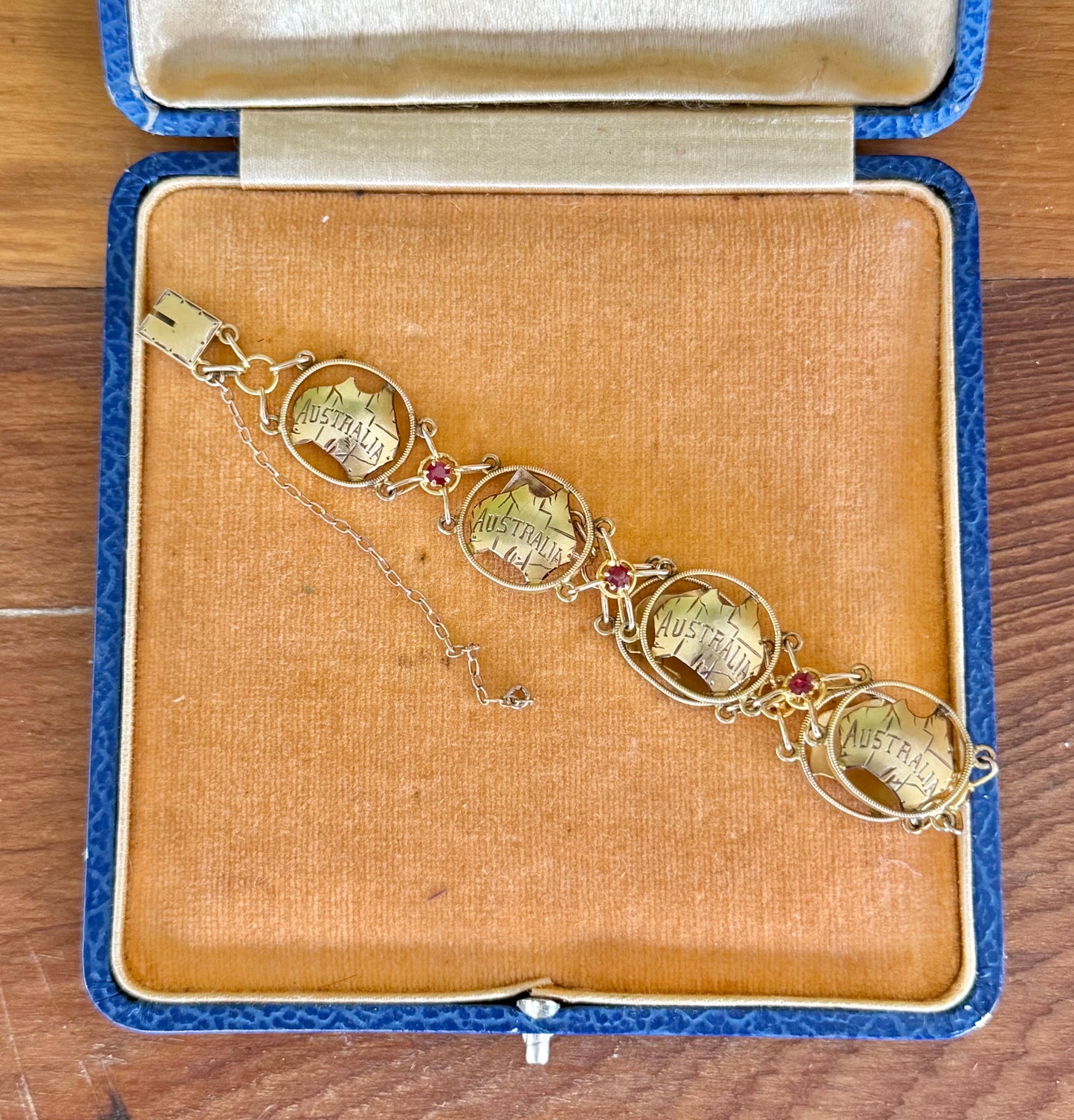 Antique 9ct Gold Australian Map Bracelet | Circa 1900s | 5 Rubies | Souvenir Jewellery