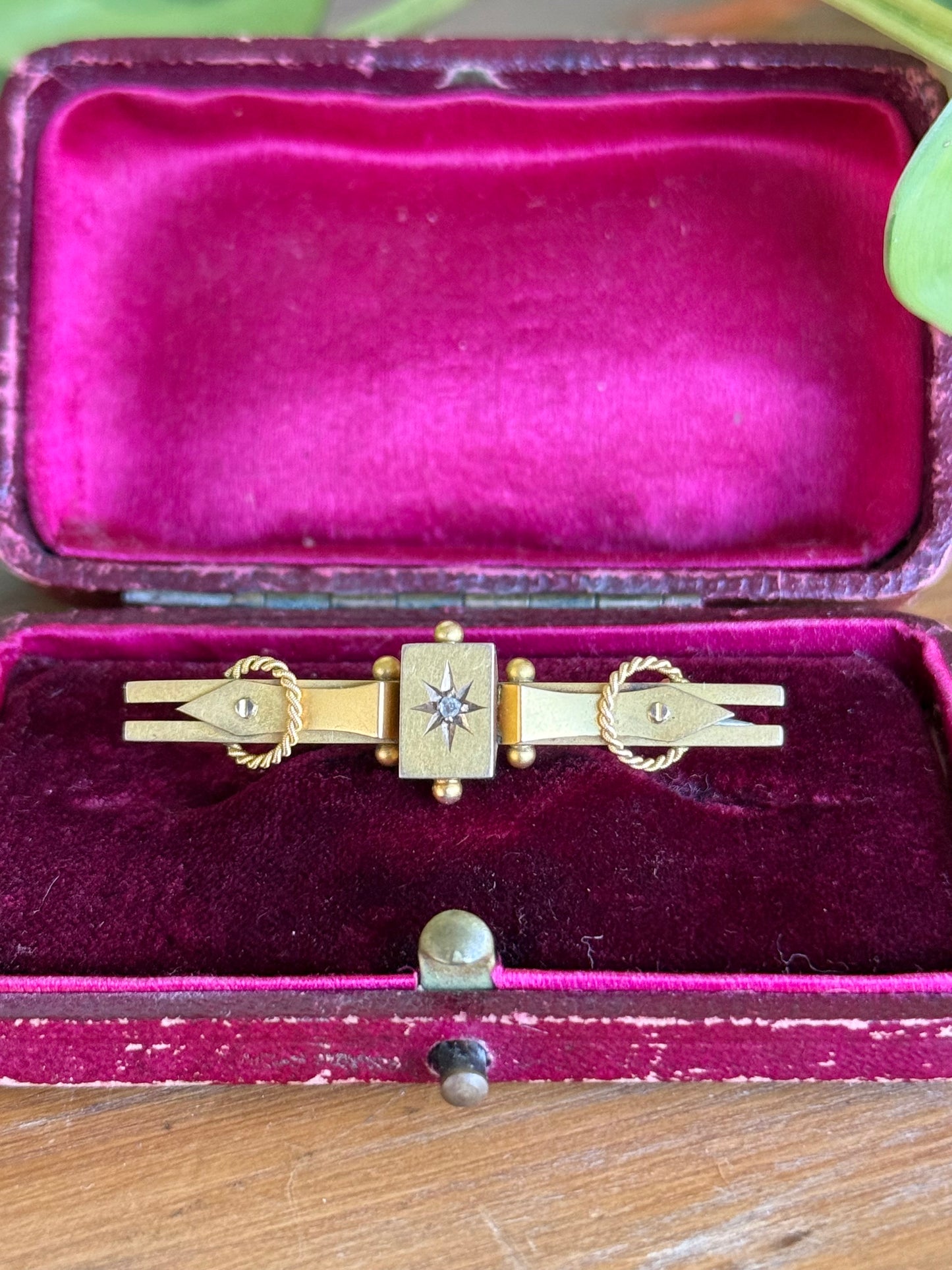 9ct Gold Diamond Set Bar Brooch | Circa 1900’s exceptional detailing