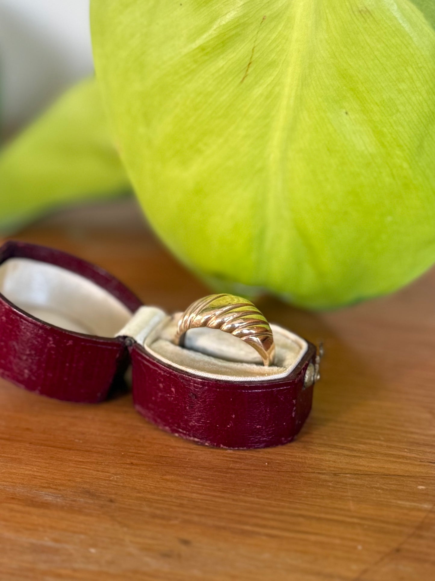 Vintage 9ct Gold Croissant Ring – Size M