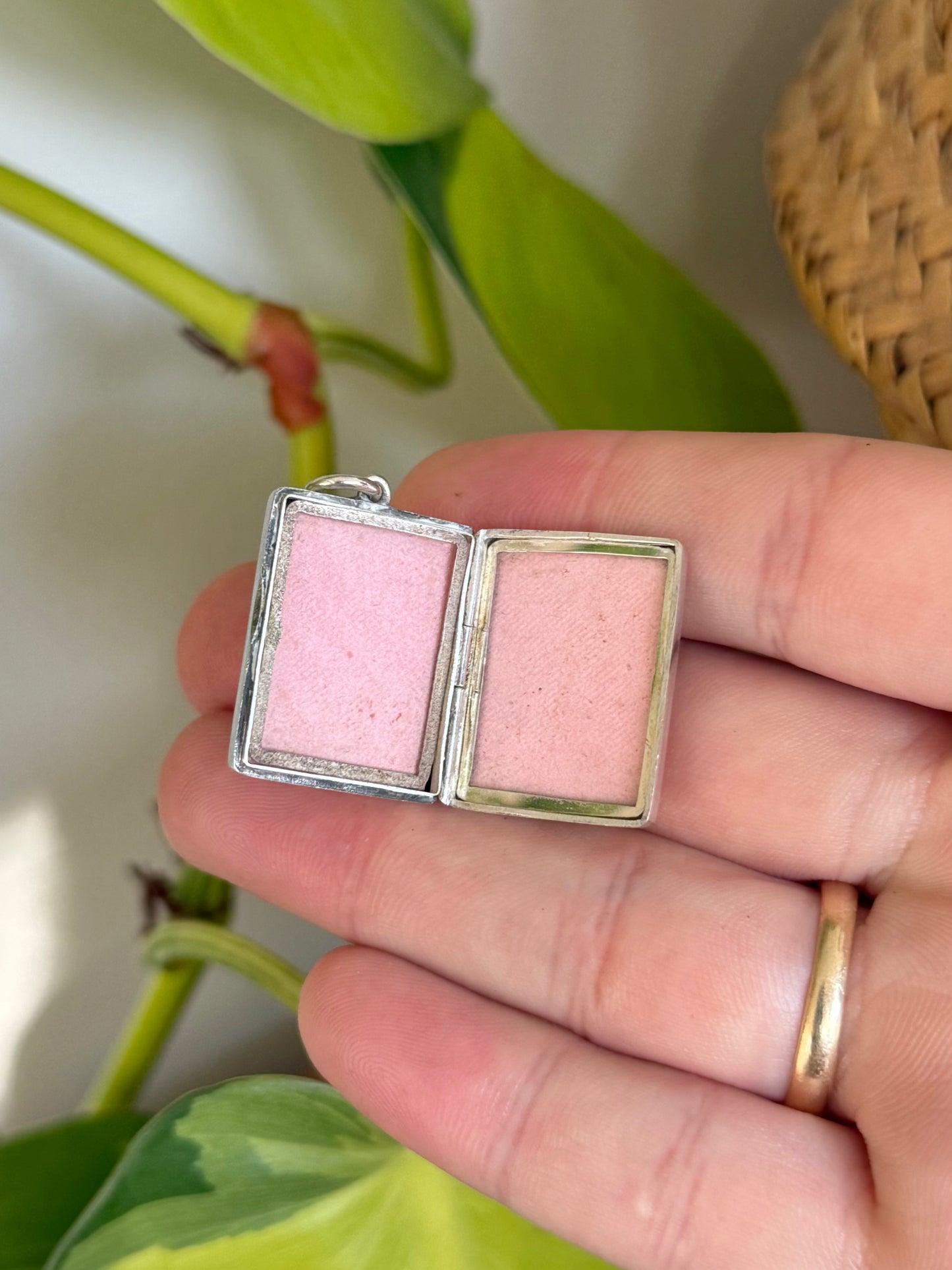 Antique 1904 Sterling Silver Horseshoe & Whip Locket – Engraved Book-Style