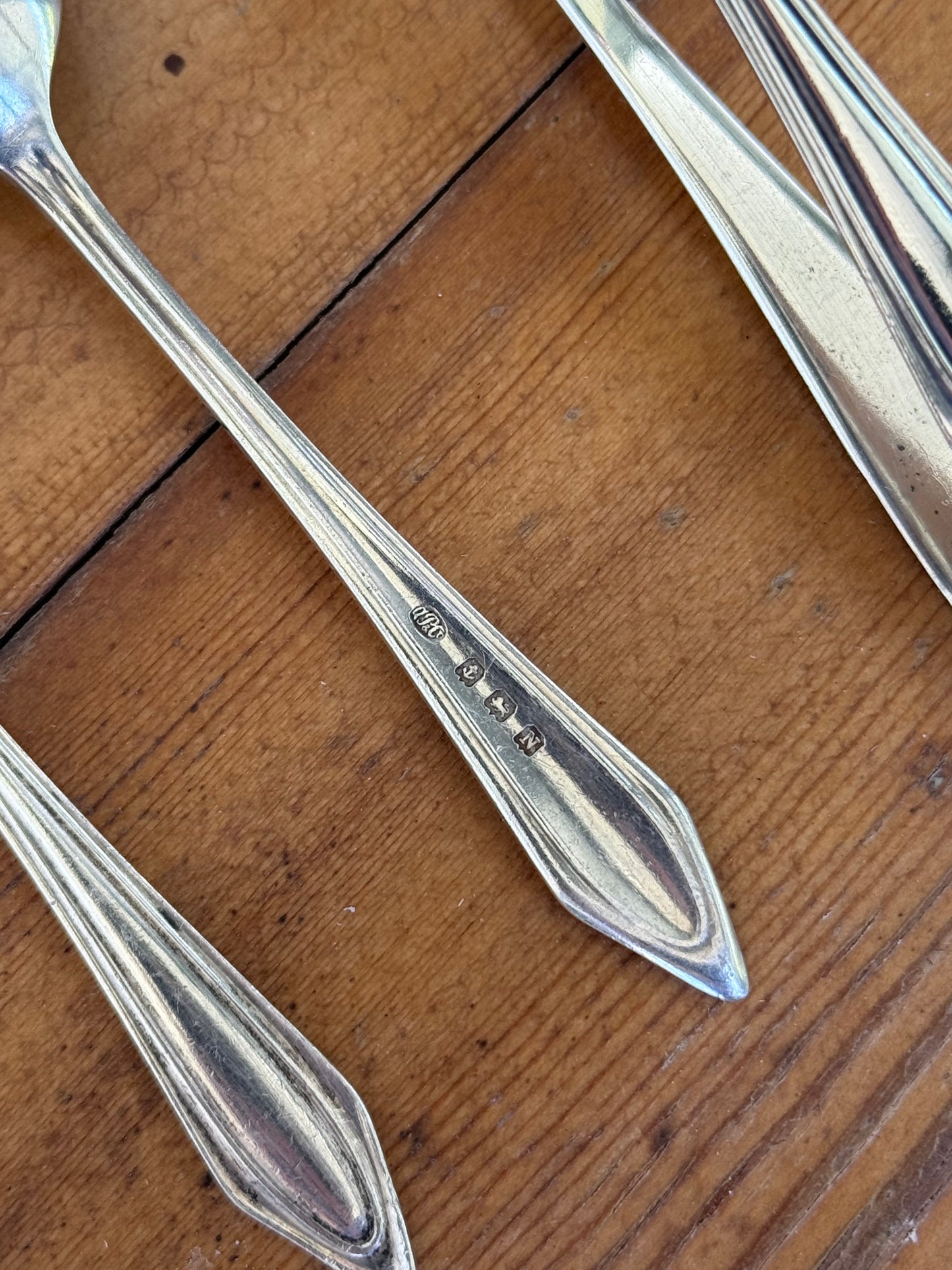 1937 Arthur Price Sterling Silver Teaspoon Set & Sugar Tongs – Birmingham Hallmarked
