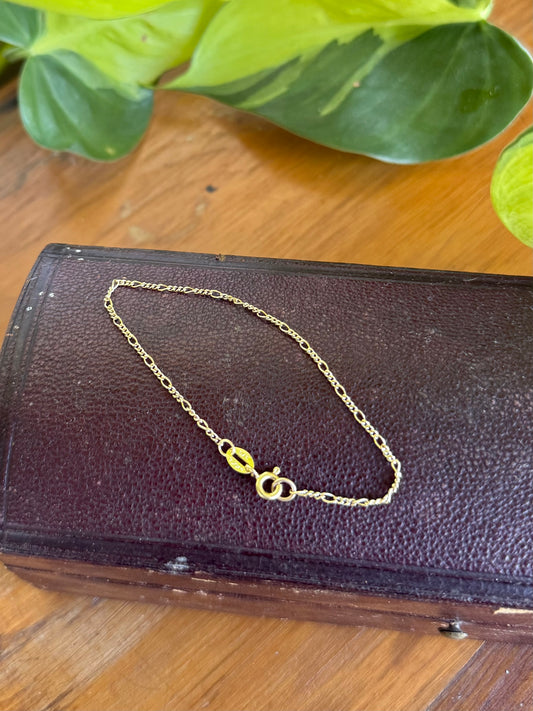 Fine Vintage 9ct Gold Bracelet – Elegant & Delicate