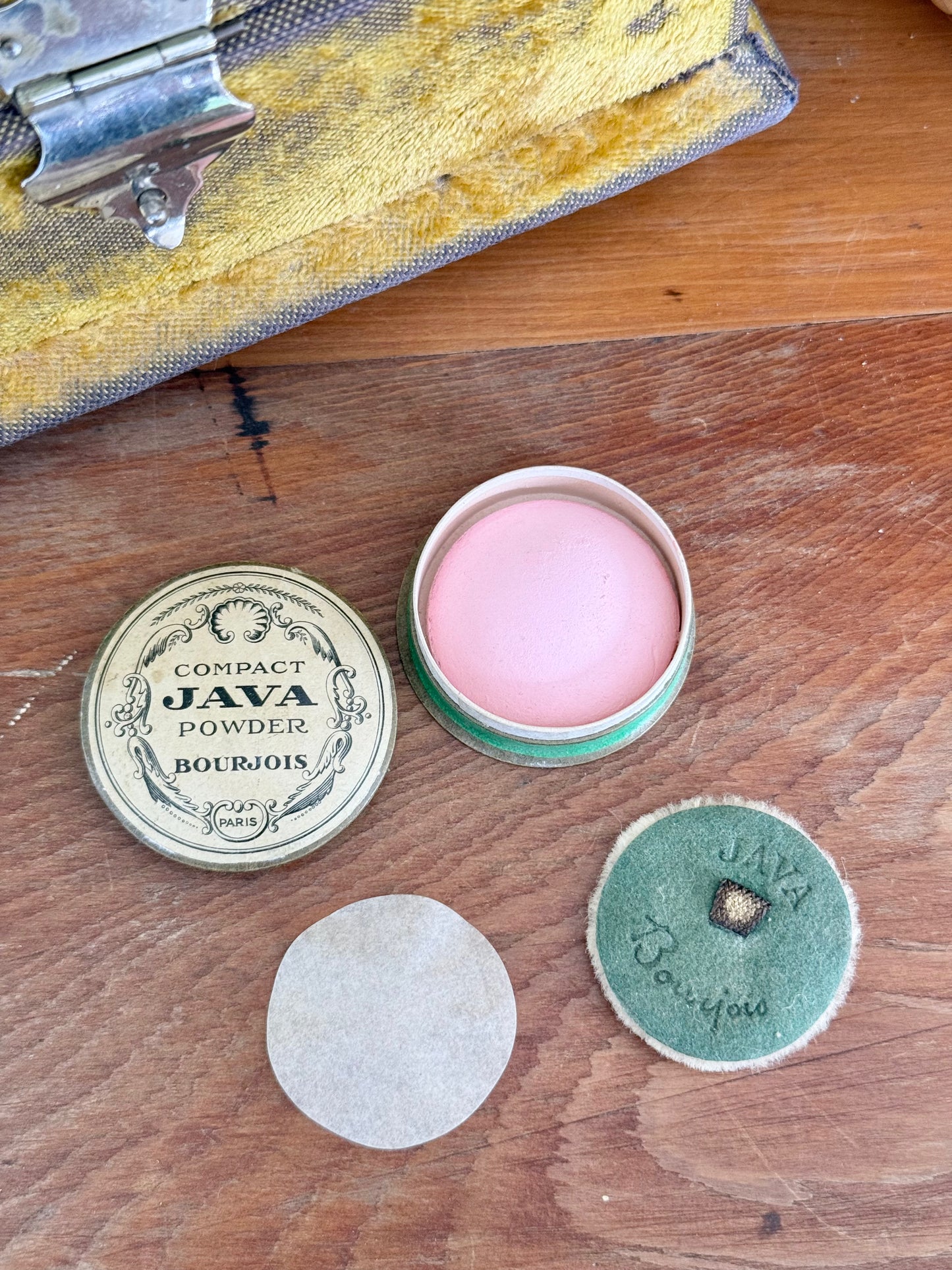 Bourjois Paris "Java Powder" Compact