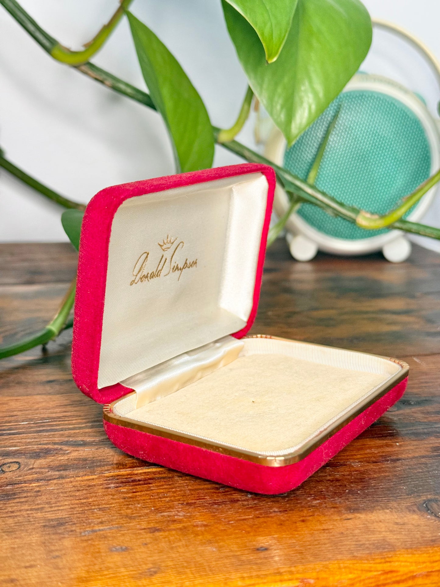 Red Velvet Jewellery Display Box | Donald Simpson