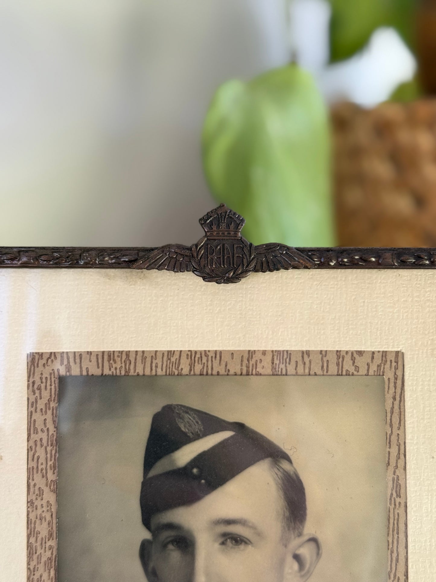 WW2 Australian RAAF Sweetheart Frame | Soldier Photo Included | Excellent Condition