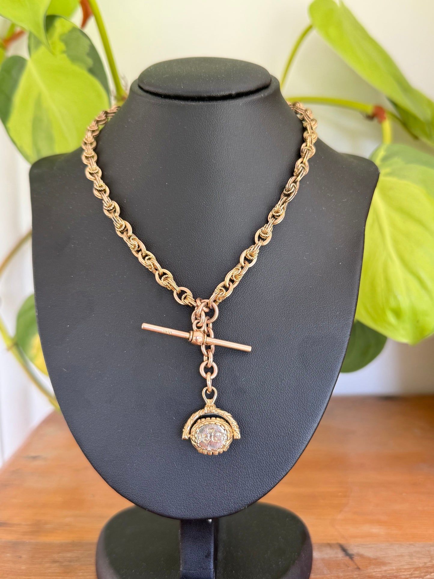 Vintage 9ct Gold Swivel Spinner Fob – Agate & Carnelian with Hallmarked Cartouche