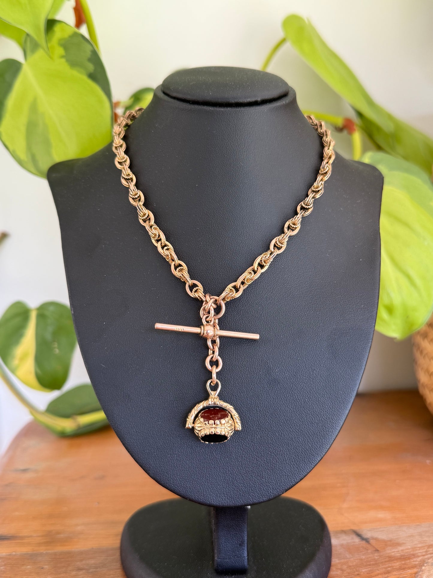 Vintage 9ct Gold Swivel Spinner Fob – Agate & Carnelian with Hallmarked Cartouche