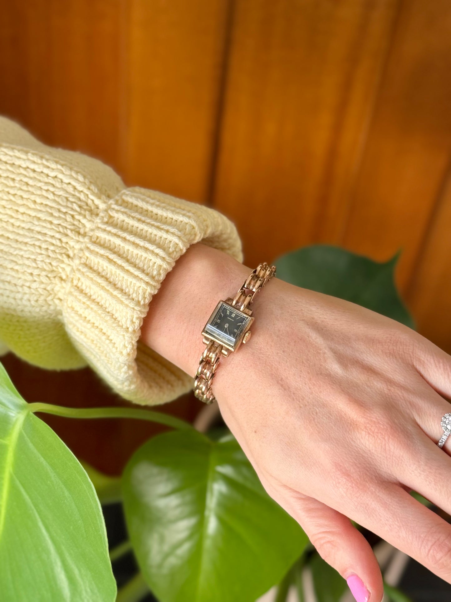 9ct Gold Woman’s Watch & Bracelet | Dunklings Australia 1940’s