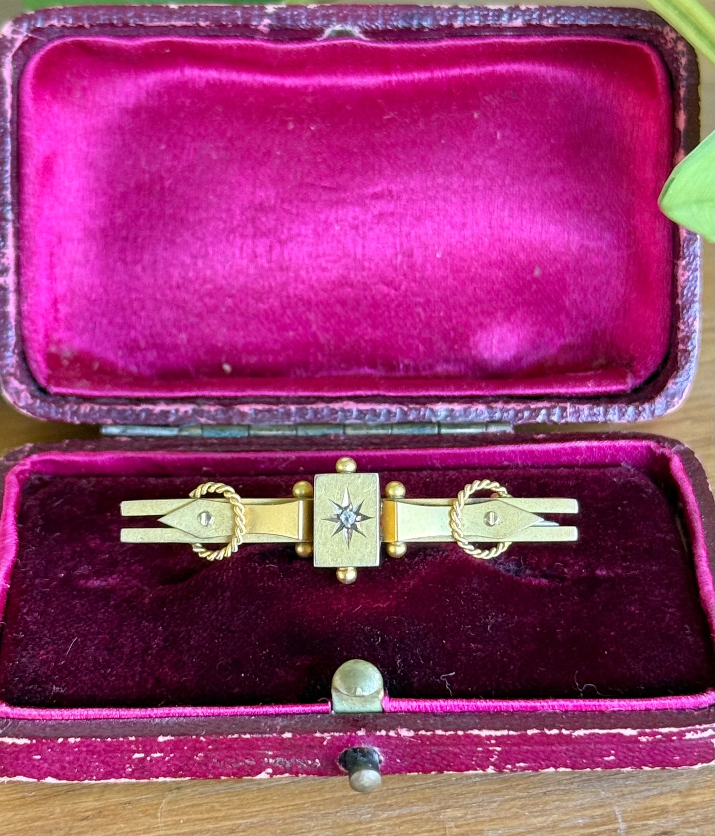 9ct Gold Diamond Set Bar Brooch | Circa 1900’s exceptional detailing