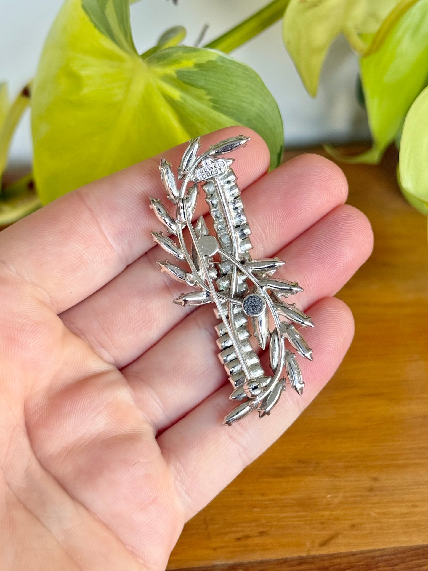 Jewelcrest Brooch by Donald Simpson | Mid-Century Australian Costume Jewellery with Paste Stones