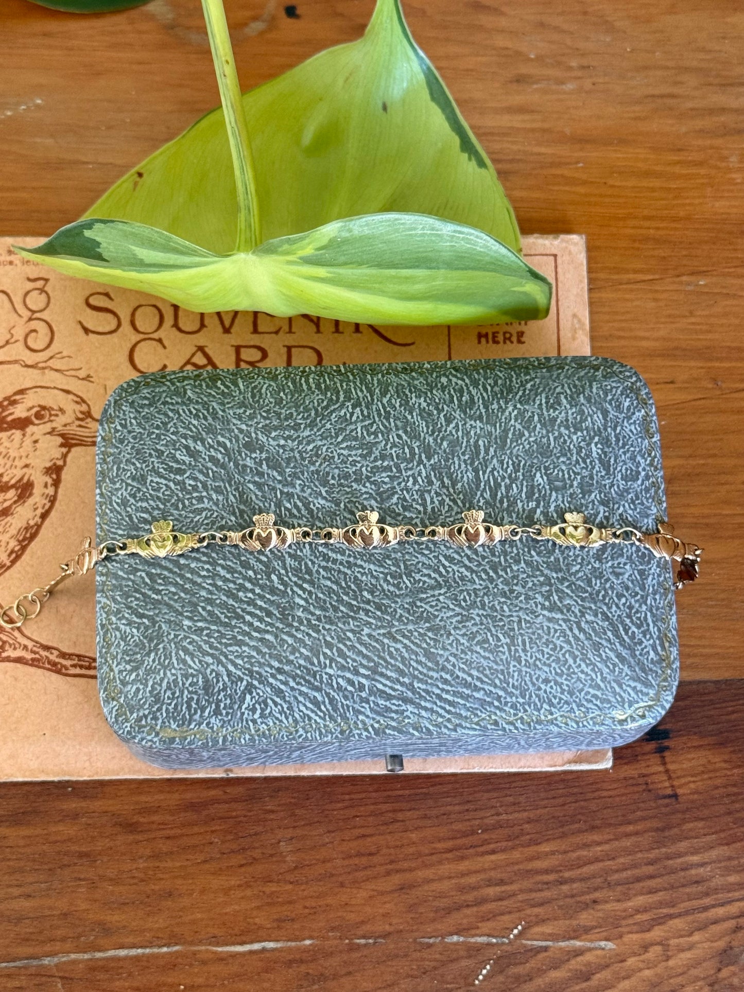 Vintage 9ct Gold Claddagh Link Bracelet – British Hallmarked
