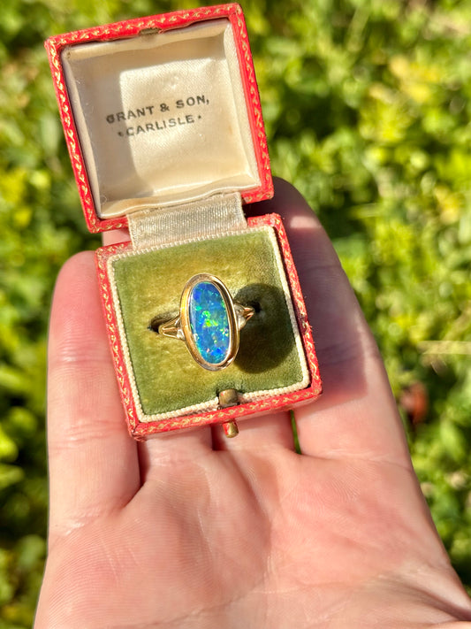 9ct Gold Solid Opal Ring | Vintage Beauty with Fluid Lines, late 20th century
