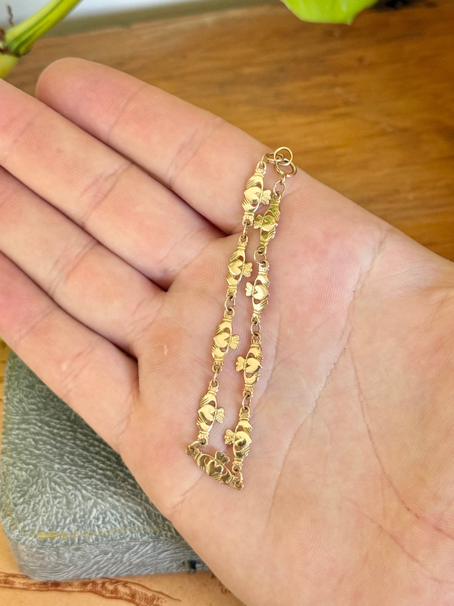 Vintage 9ct Gold Claddagh Link Bracelet – British Hallmarked