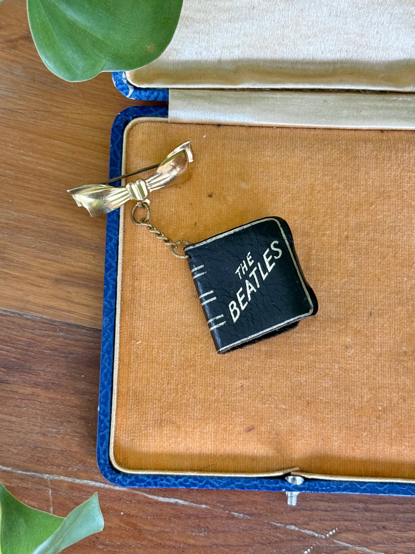 Beatles 1964 Photo Album Brooch Pin – Complete with 11 Original Photos – England