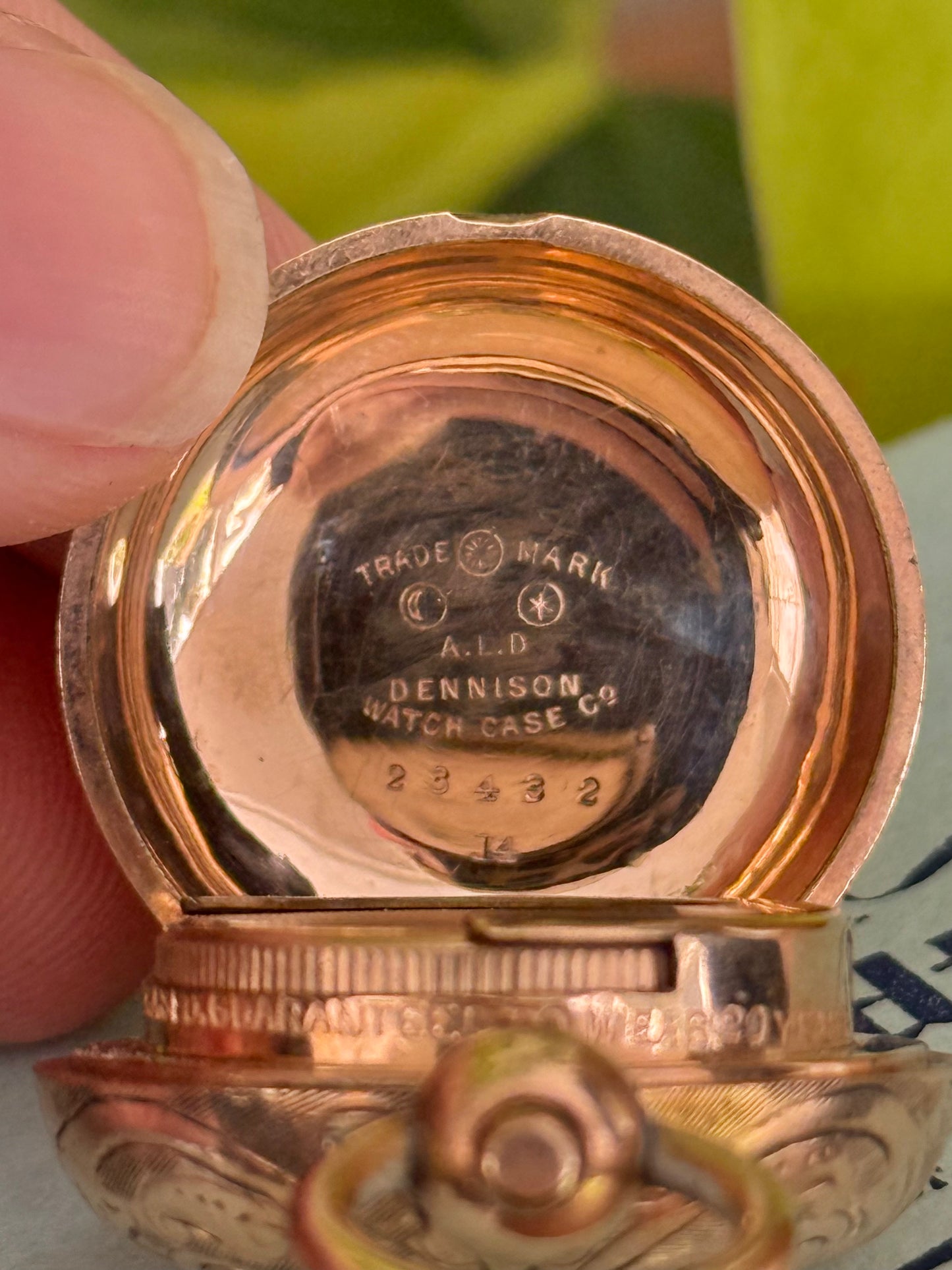 Circa 1910 Round Dennison 9ct Gold-Cased Sovereign Holder – Rose Gold – 30mm