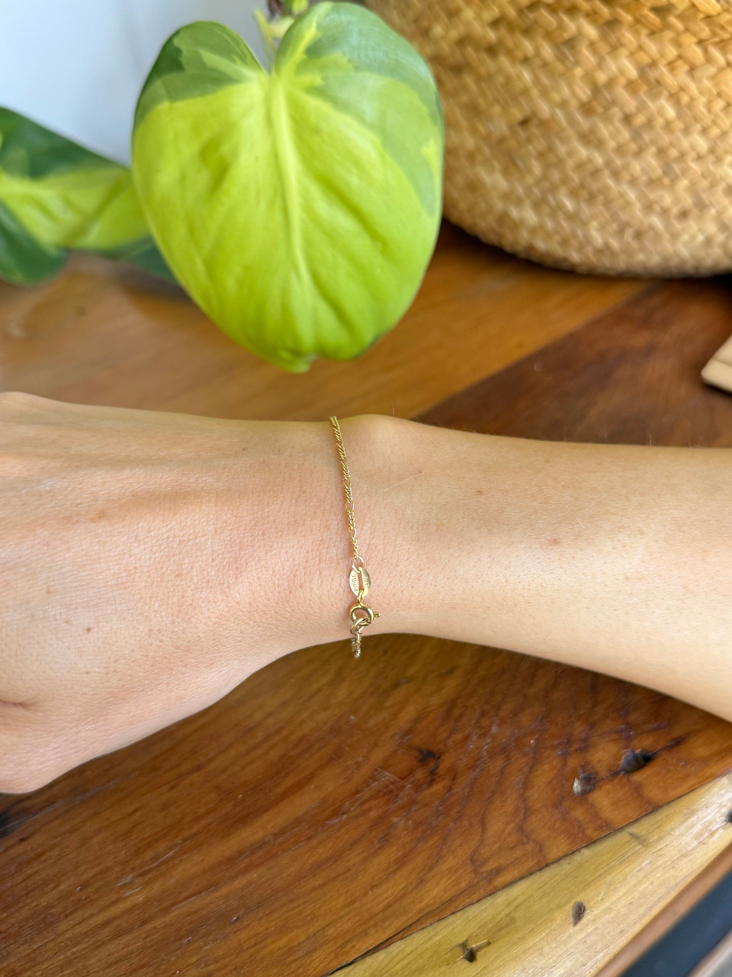 Fine Vintage 9ct Gold Bracelet – Elegant & Delicate