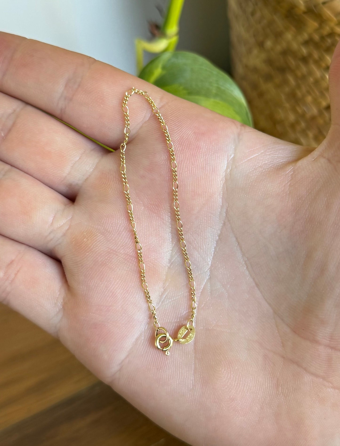 Fine Vintage 9ct Gold Bracelet – Elegant & Delicate